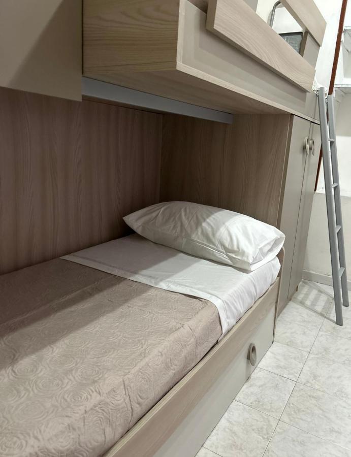 Santa Maria House Apartment Наполи Екстериор снимка